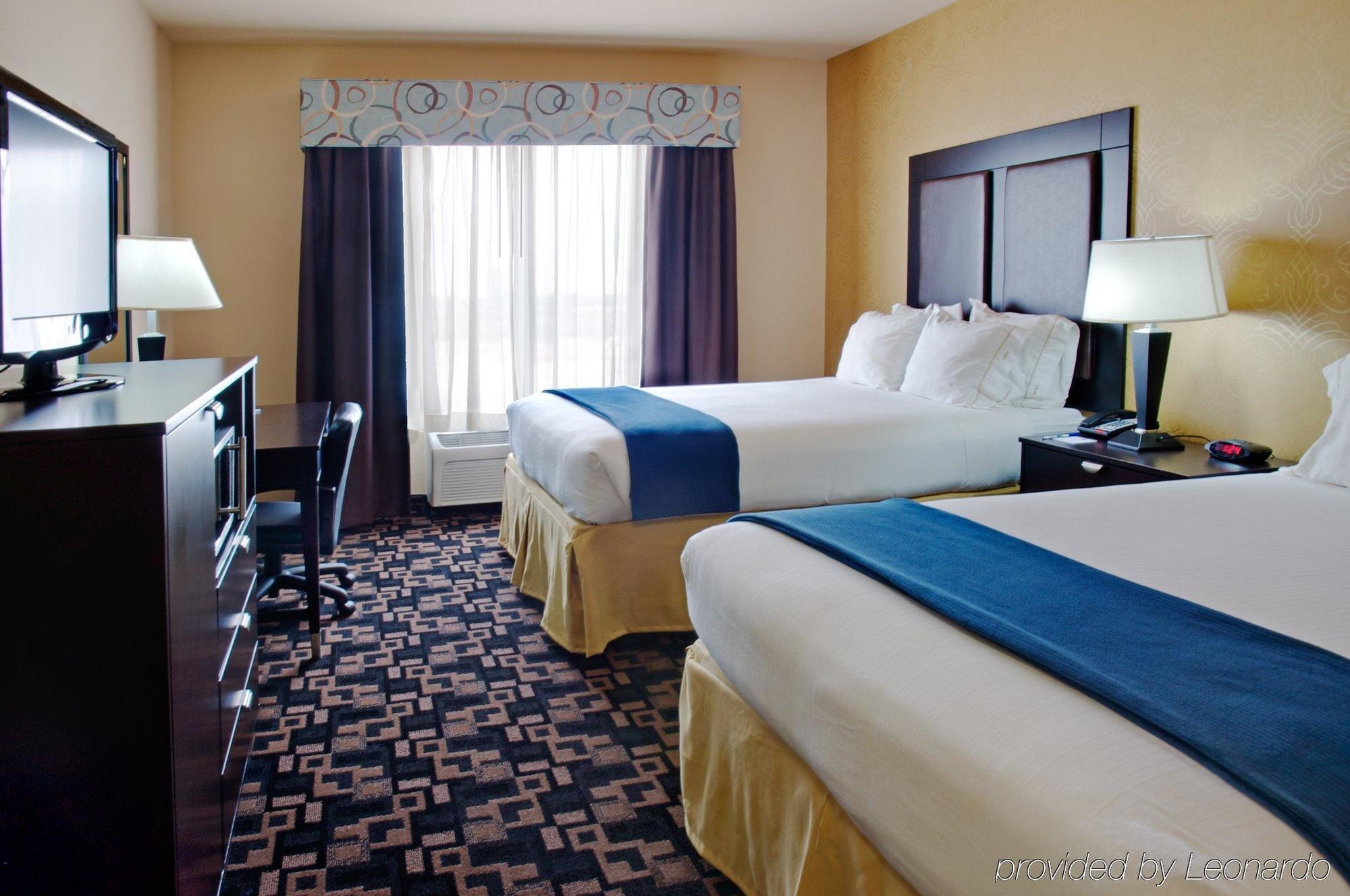 Holiday Inn Express Hotel & Suites Huntsville, An Ihg Hotel Room photo